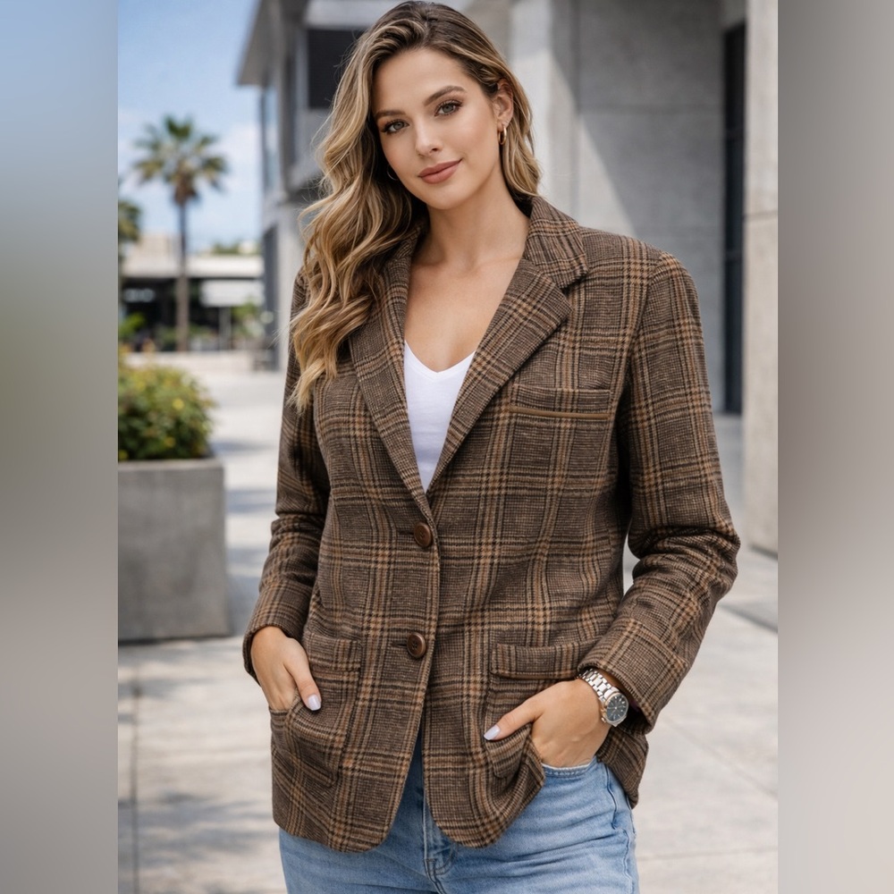 Harve Benard Checkered Brown Blazer
A3